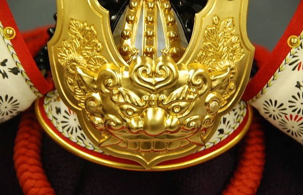 忠保作 15号 源義経公 兜飾 雛人形・五月人形なら人形の和光