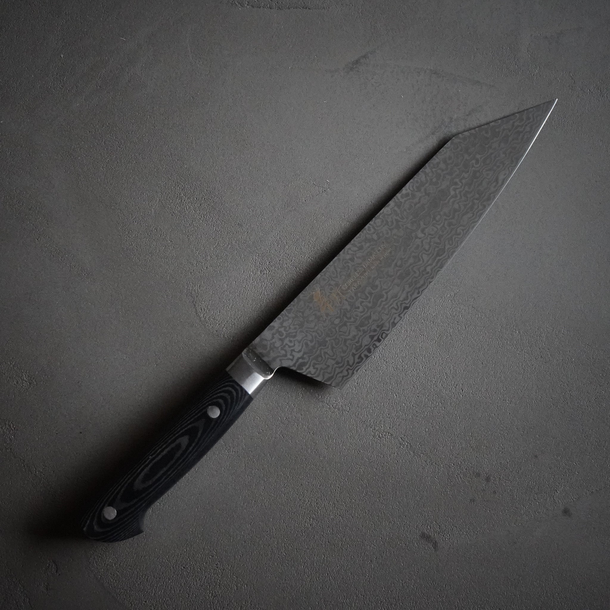 コアレスダマスカス 剣型牛刀包丁 180mm / 堺孝行 – Tomoe-Ya