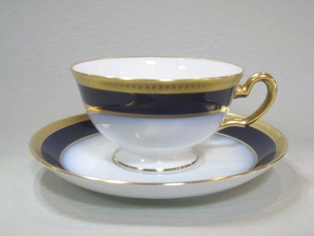 大倉陶園 ルリ片葉金蝕 カップ＆ソーサー - 土岐陶器本店