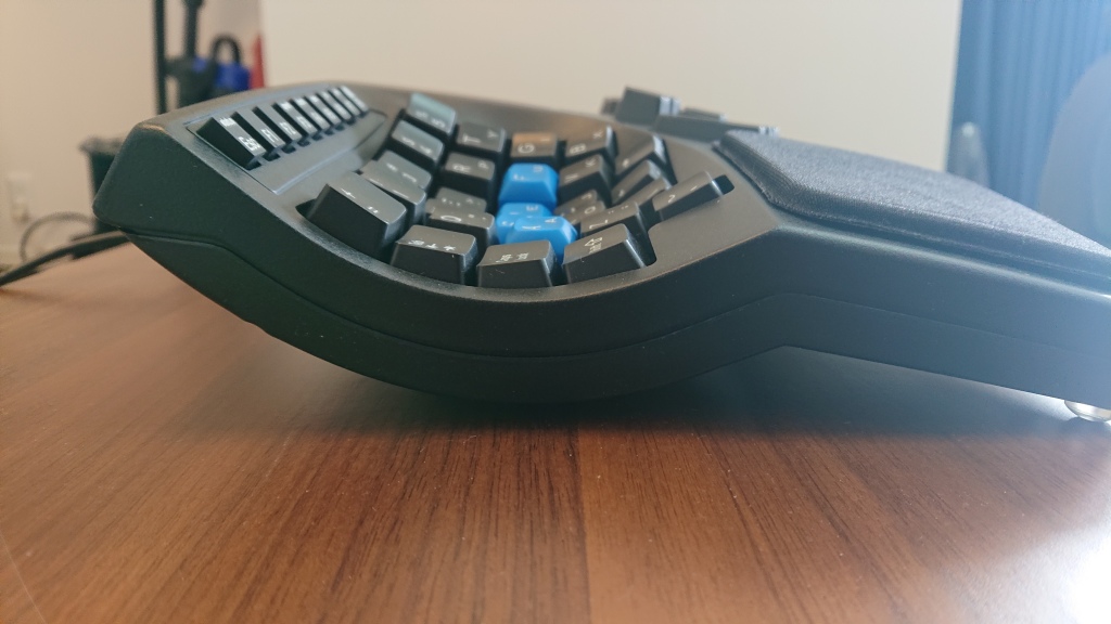 左右分離型の変態キーボード「Kinesis Advantage2」レビュー！腱鞘炎