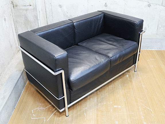 IDC大塚家具】グラン・コンフォール LC2 黒総革 2人掛けソファ 本革 ル