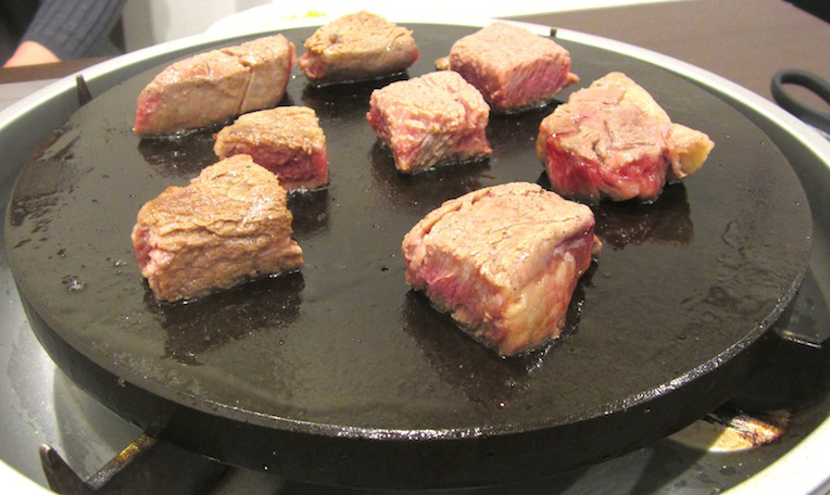 プレミアム溶岩プレート極（KIWAMI)25cm 丸型皿溝なし｜岩盤浴なら溶岩