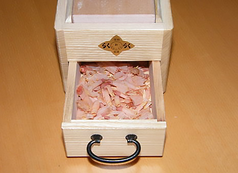 従来よりもらくらく！かつお節削り器なら株式会社エルグラード・おぐら