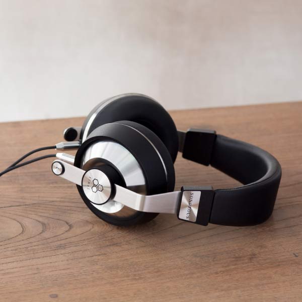 finalのヘッドホン、SONOROUS VIのご紹介です。