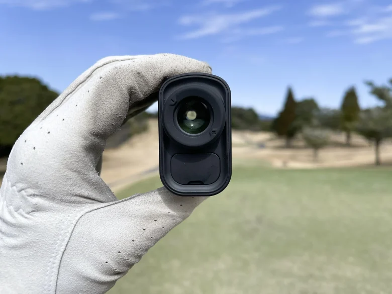 GOLFBUDDY aim L20レビュー】ショット記録まで出来るレーザー距離計