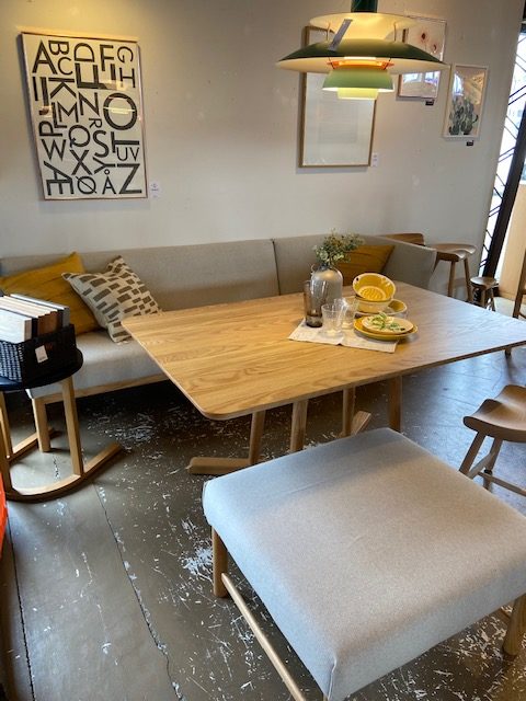 リビングとダイニング、両方の機能を兼ね備えたアイテム・・・新