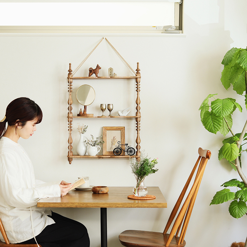 お家で使ってみた-スタッフ3名が復刻家具ウォールシェルフ H/Aを