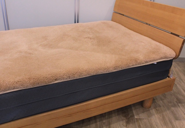 ムートンシーツ 最高級 毛長35mm 巻き毛 日本ムートン ｜岐阜県寝装の