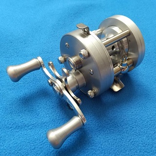 五十鈴工業 リール 通販｜ルアーWEBショップ岡村屋