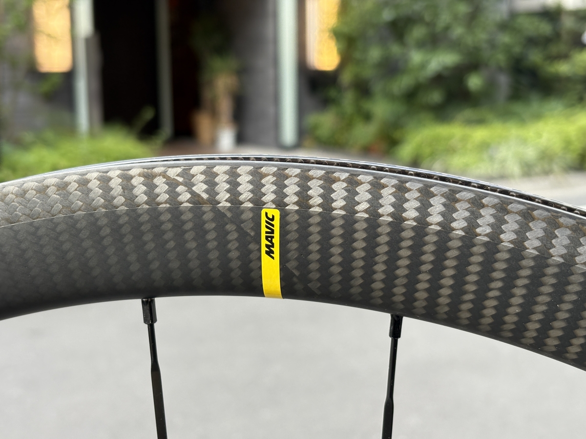 リムブレーキ】20万円台！コスパ最高のカーボンホイールMAVIC COSMIC