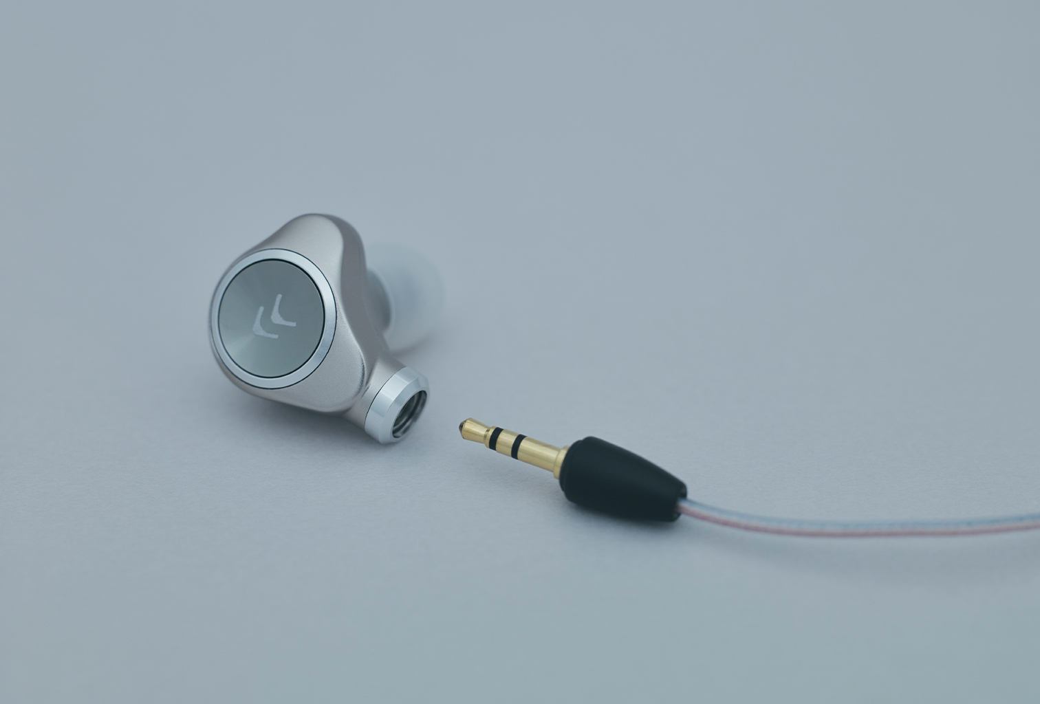 CR-V1 | Products | Artio