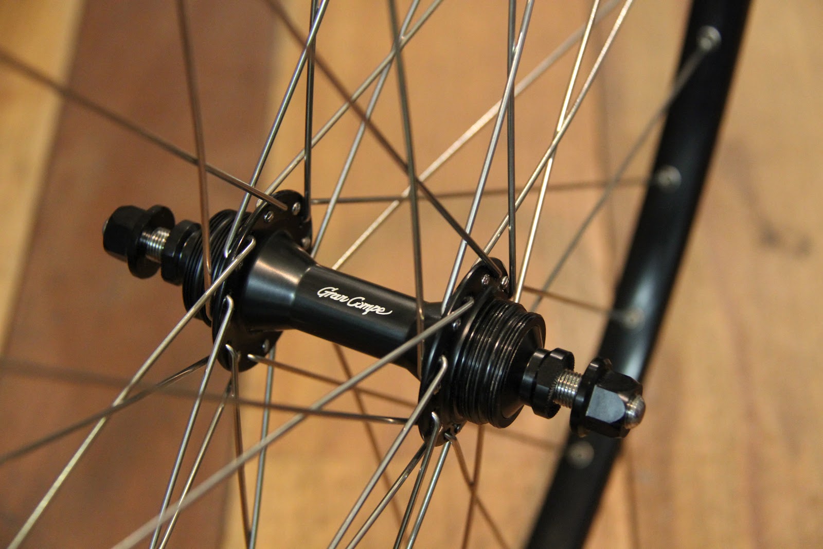 手組みホイール ピスト編