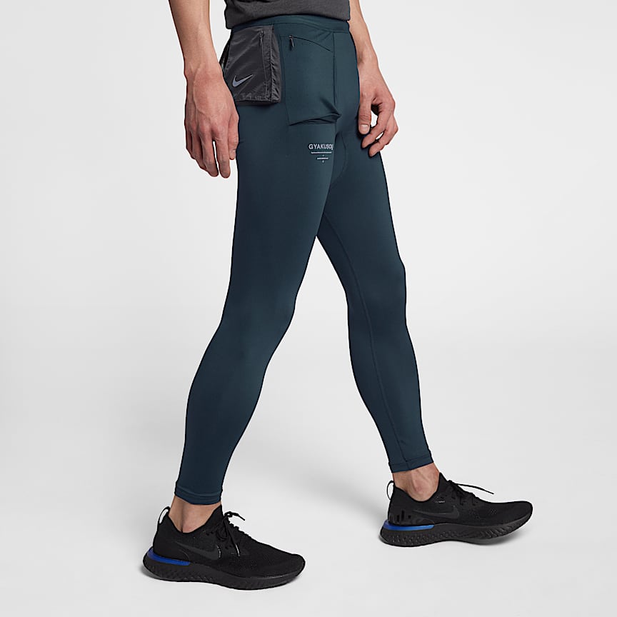 袖とフードの取り外しができてスタイリッシュな「NIKELAB GYAKUSOU」の