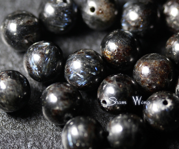 アルベゾナイト（アルベゾン閃石） ラウンド約8.7～9mm☆4粒 希少