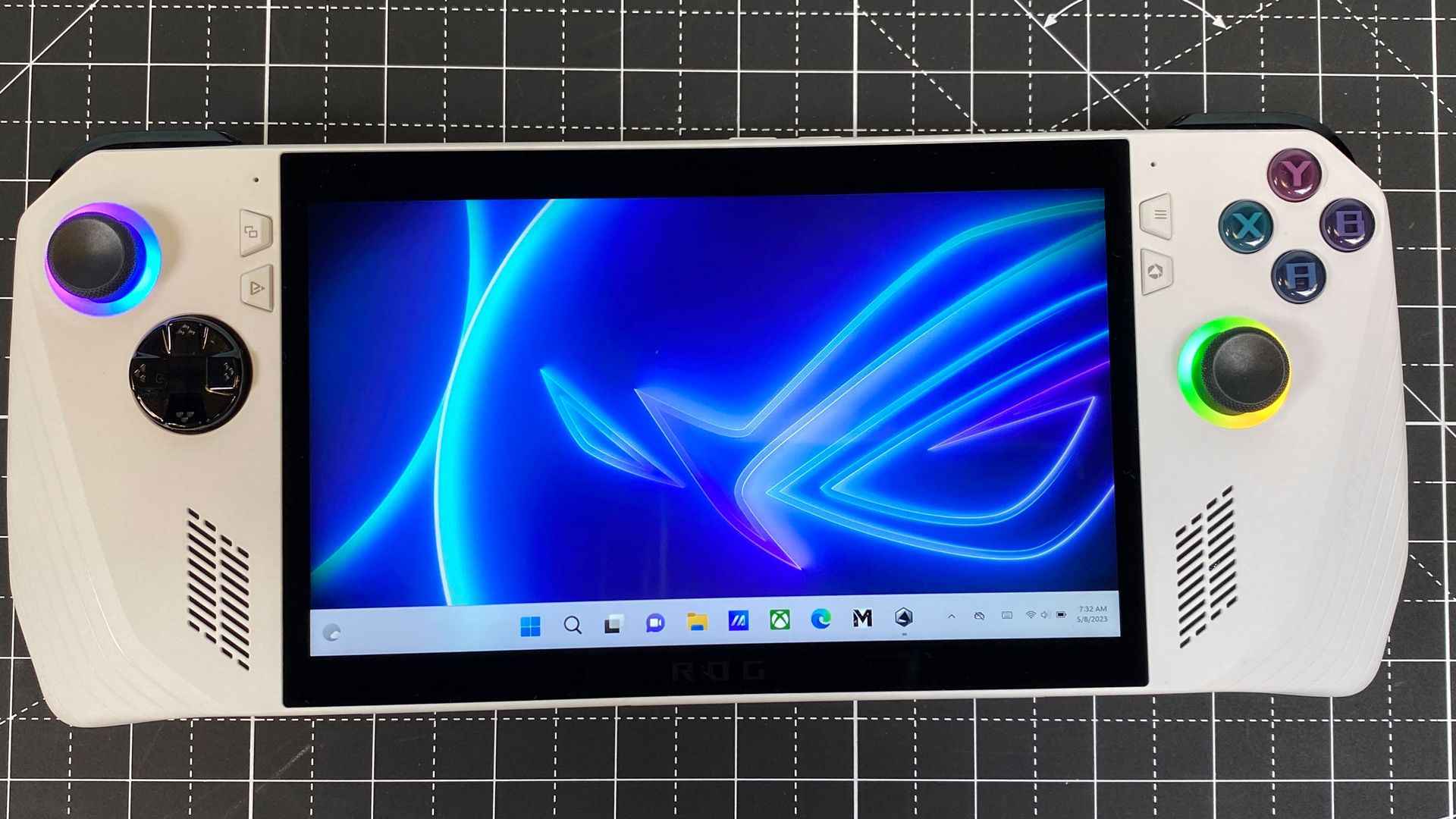 Asus ROG Ally Review (Z1 Extreme): Lighter and Brighter | Tom's