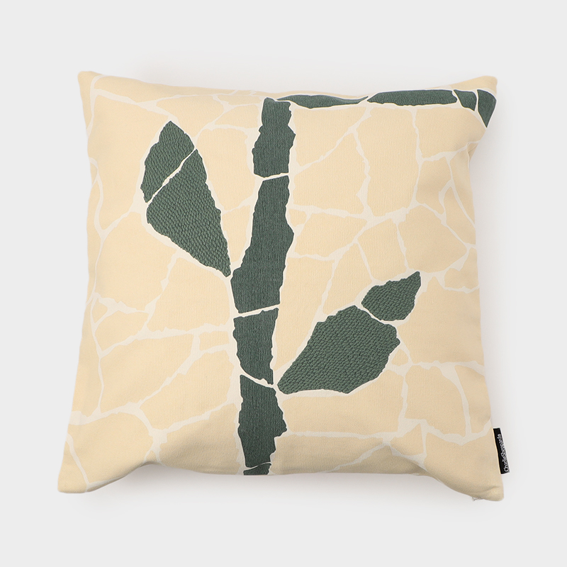 TCS チャーリーシェパード ロックダウンディプティック クッション