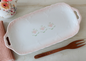 マニー ローズ 陶器 キッチン － フレンチカントリーのバラ柄、レース