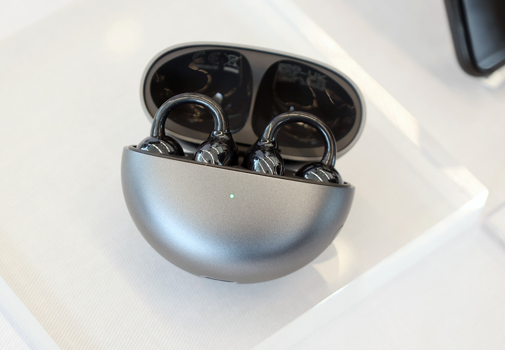 ファーウェイの完全ワイヤレスイヤホン「HUAWEI FreeClip」、2月20日