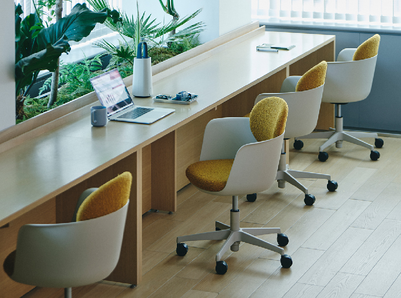 オカムラ フローリスチェア(Foiris) ミーティングチェア 5本脚