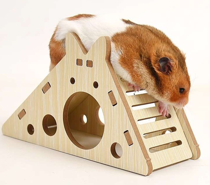 ハムスターケージ ペットの遊び場 三角ハウス 木製滑り台付き 木製