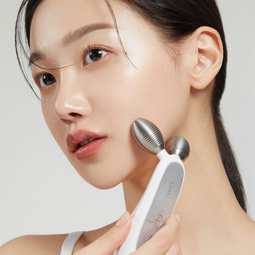 Medicube AGE-R Derma EMS Shot - Glam Global UK Medicube £289.95