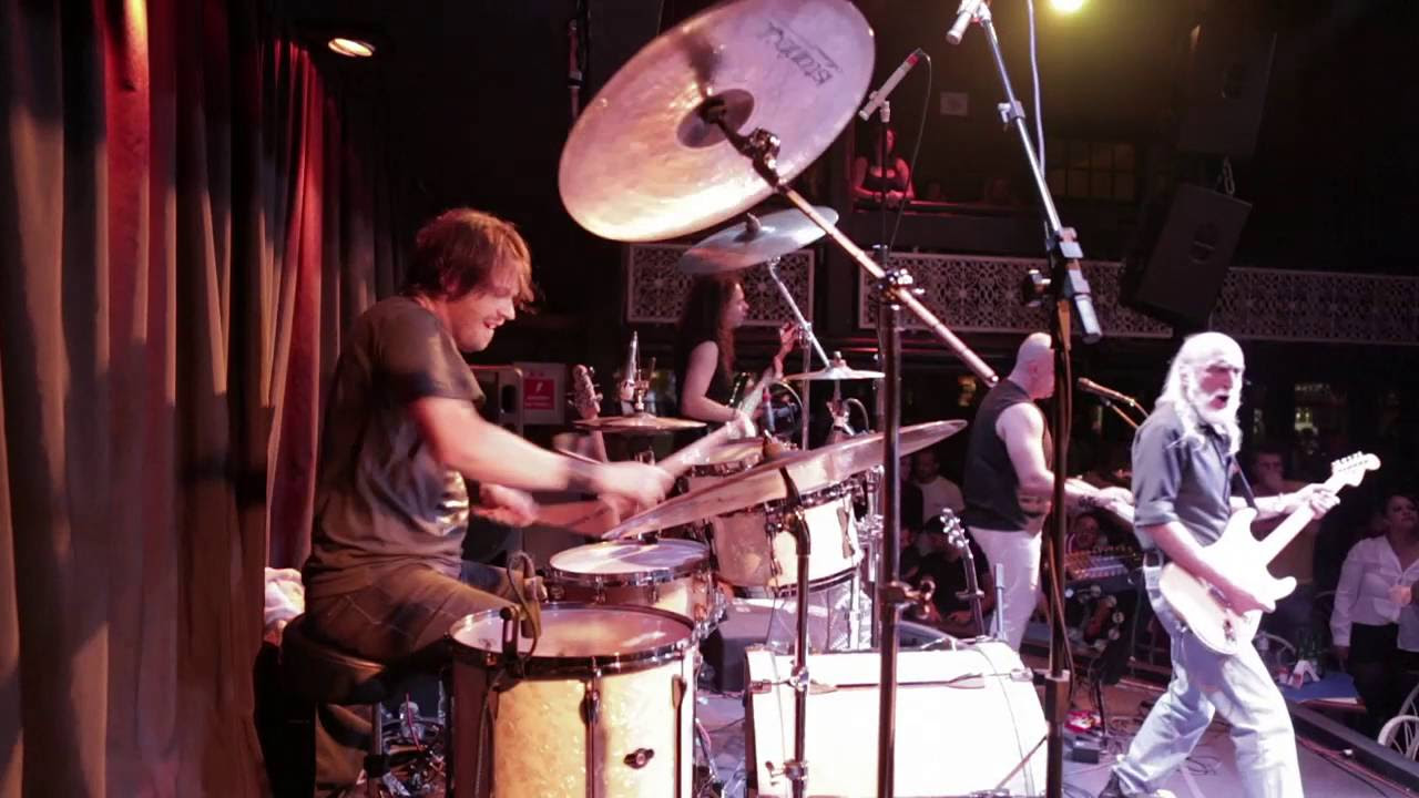 BURNをモーラー奏法で叩いてみた - YouTube