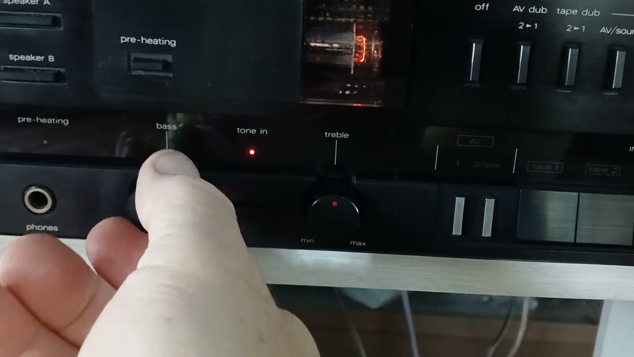 Alpine/Luxman LV-105 - YouTube