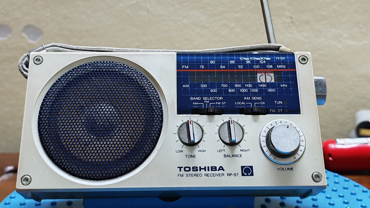 Radio Toshiba RP-S7 made in Japan 1984 - YouTube