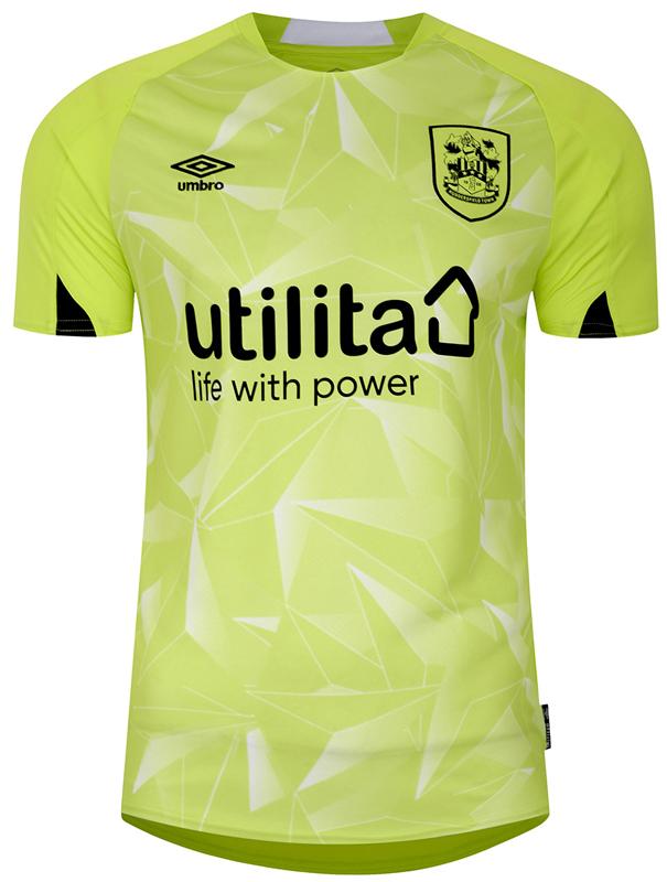 中山雄太が先発復帰！古豪ハダーズフィールドの今季ユニ、実は“伝説”に