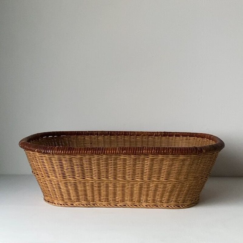 古い脱衣籠 ラタン2トーンカラー シンプルデザイン ヴィンテージ