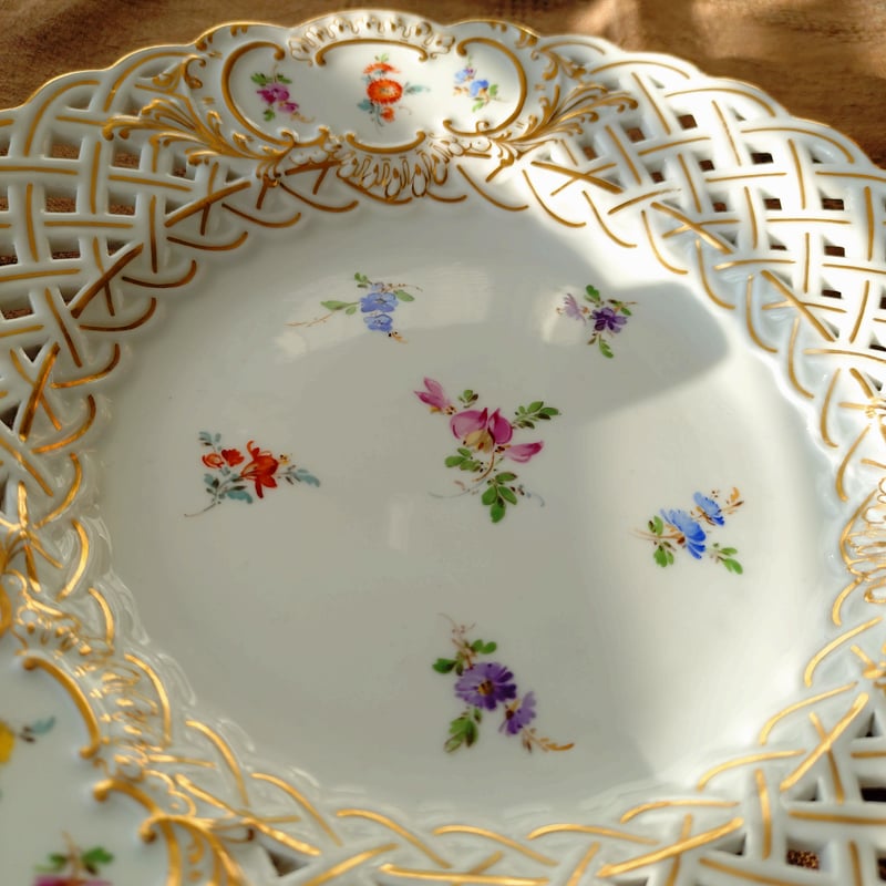 2枚セット1924年以前Meissen色小花のレース金彩プレート直径約21㎝D