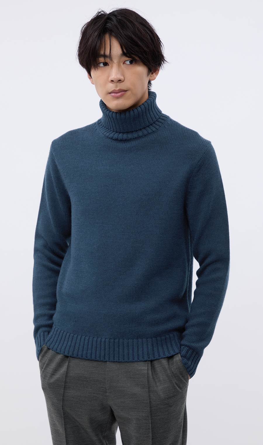 タートルネックセーター《ビエラヤーン》 (644040-23) | HILTON | 紳士