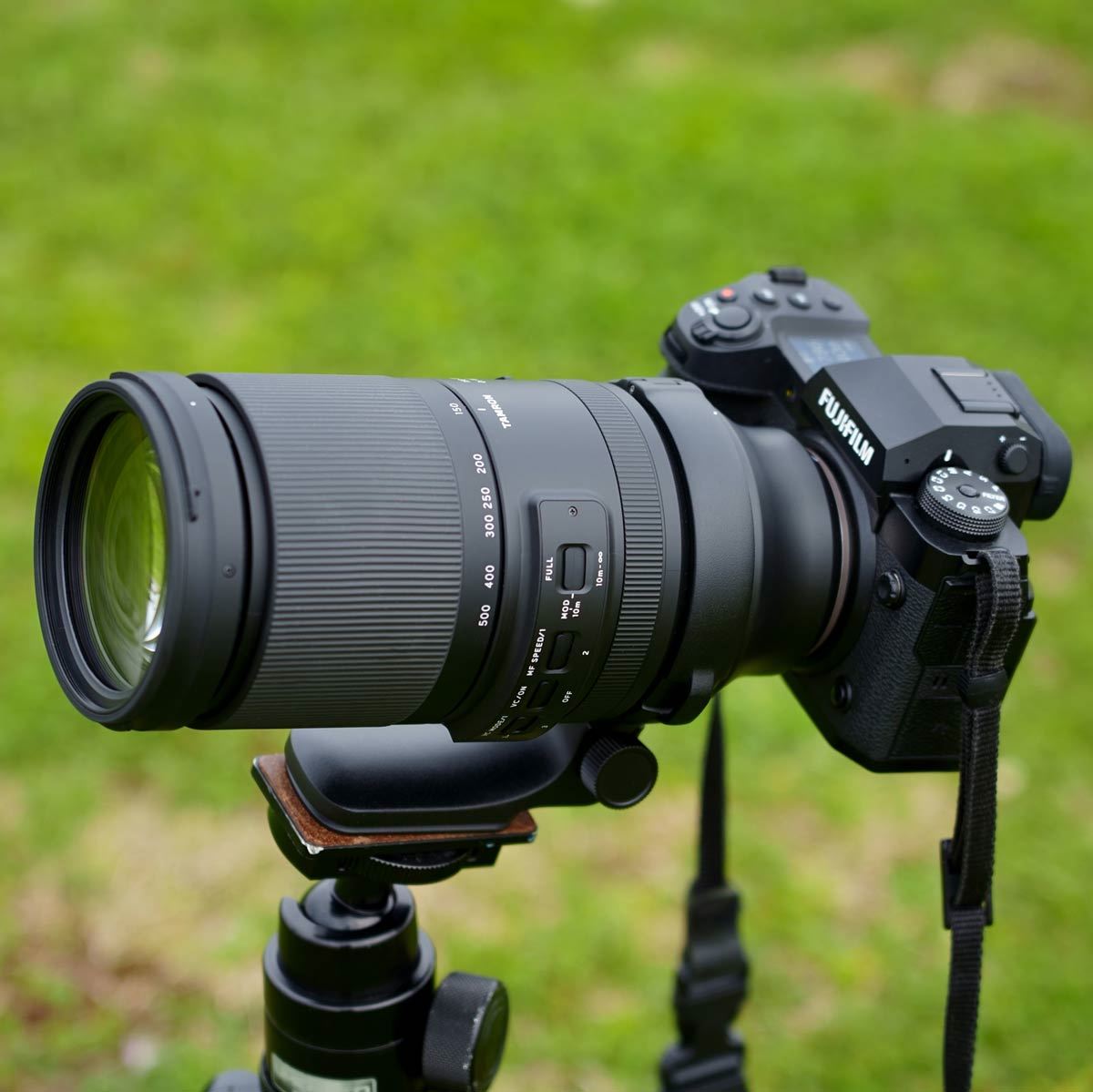 超望遠750mmを高画質に楽しめる！ タムロンのXマウント用超望遠ズーム