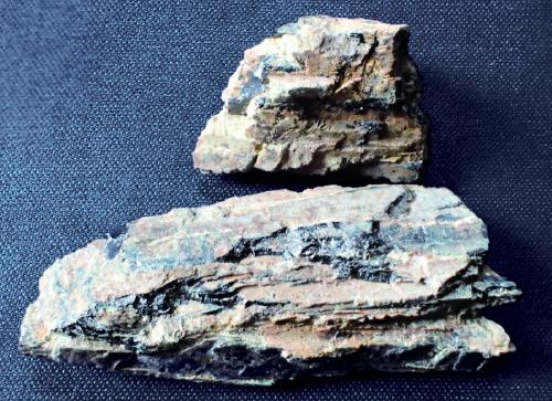 サマルスキー石｜石川町立歴史民俗資料館