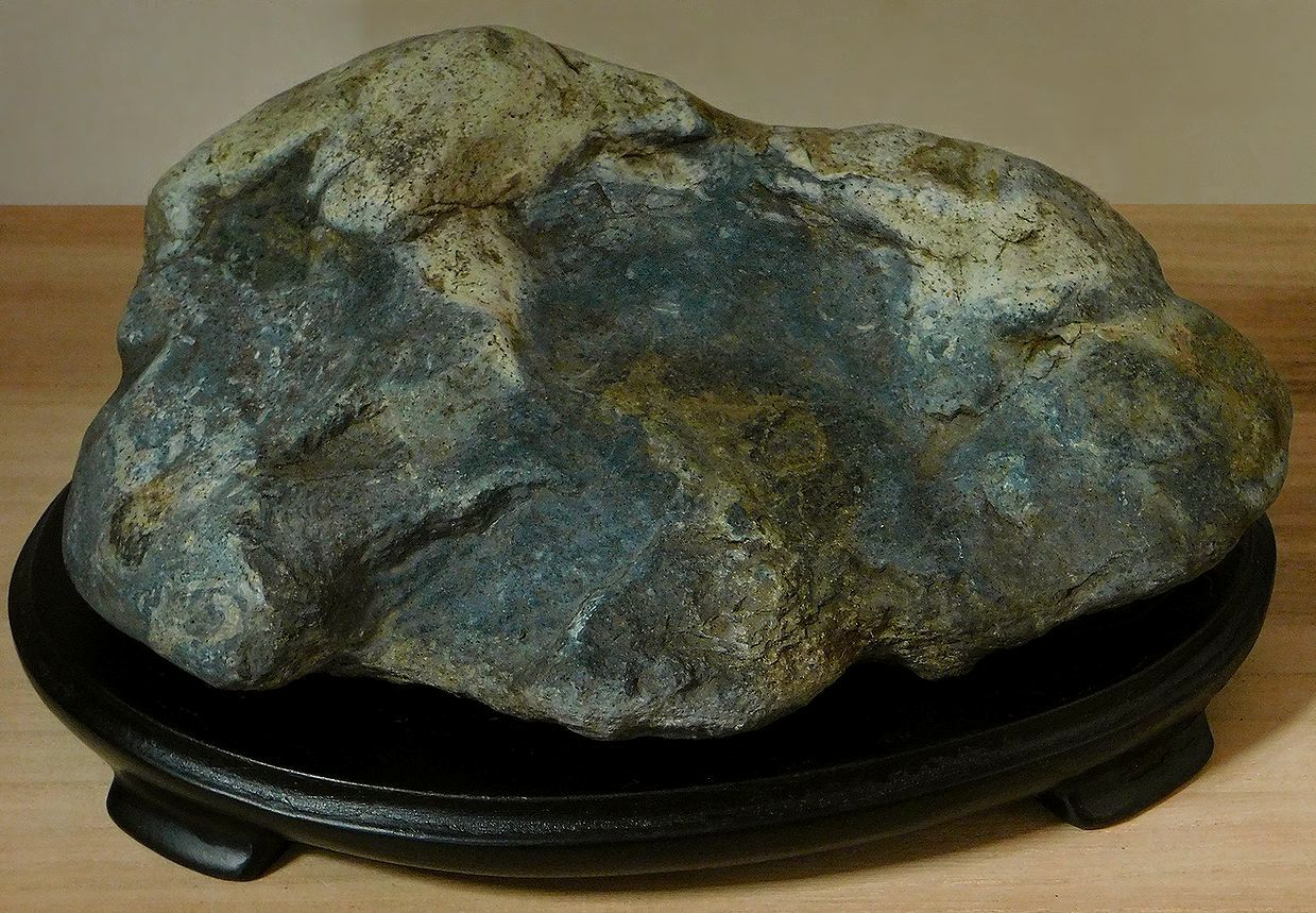 緋山酔恭「山水石美術館」 幸太郎石 (赤幸太郎・青幸太郎・茄子紺の幸太郎)