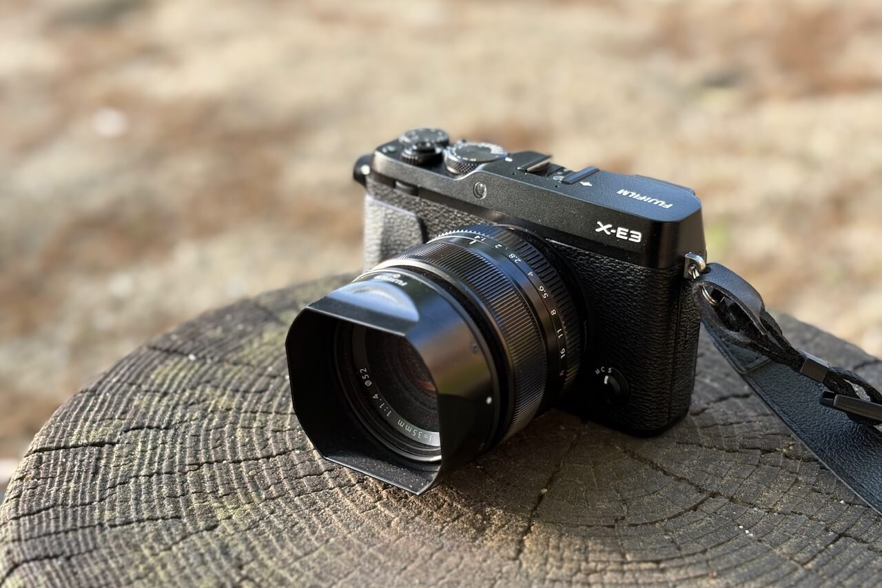 FUJIFILM X-E3とXF 18mm f2 Rの絶妙なコンパクトさよ。｜記憶カメラ