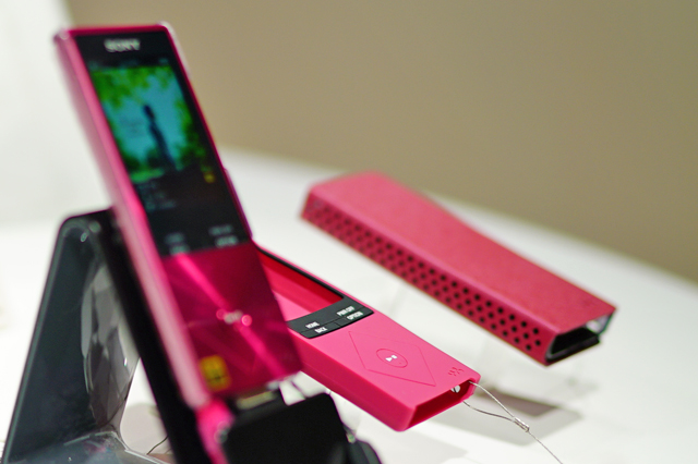 お気に入りのカラーだと猛烈に持ち歩きたくなる「ウォークマンA20