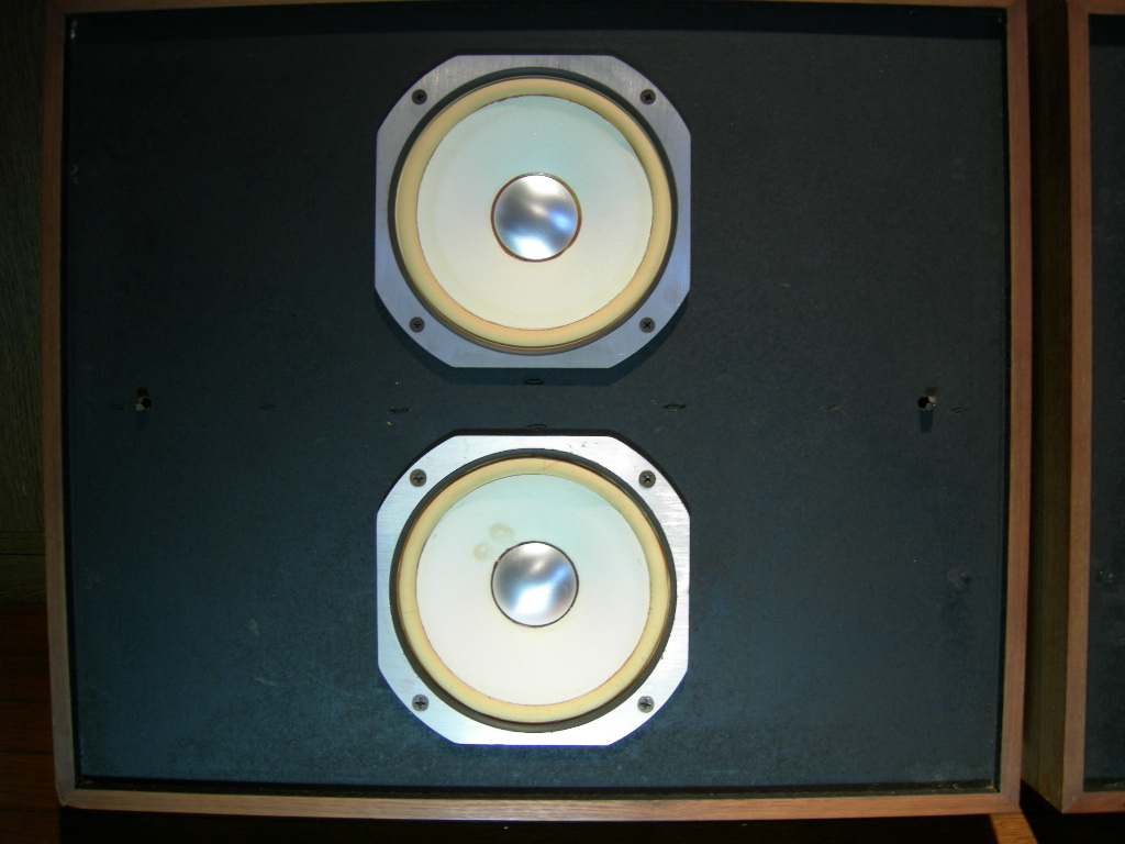 JBL TRIMLINE 54 : Night Has a Thousand Eyes 