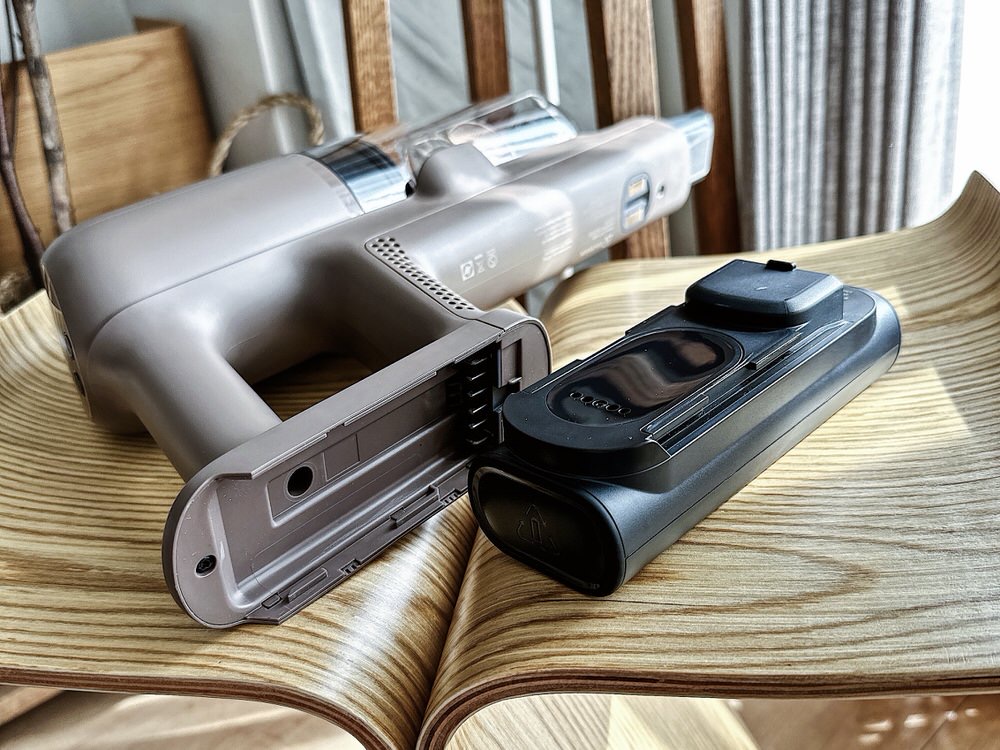 本音レビュー】エレクトロラックスの軽量コードレス掃除機