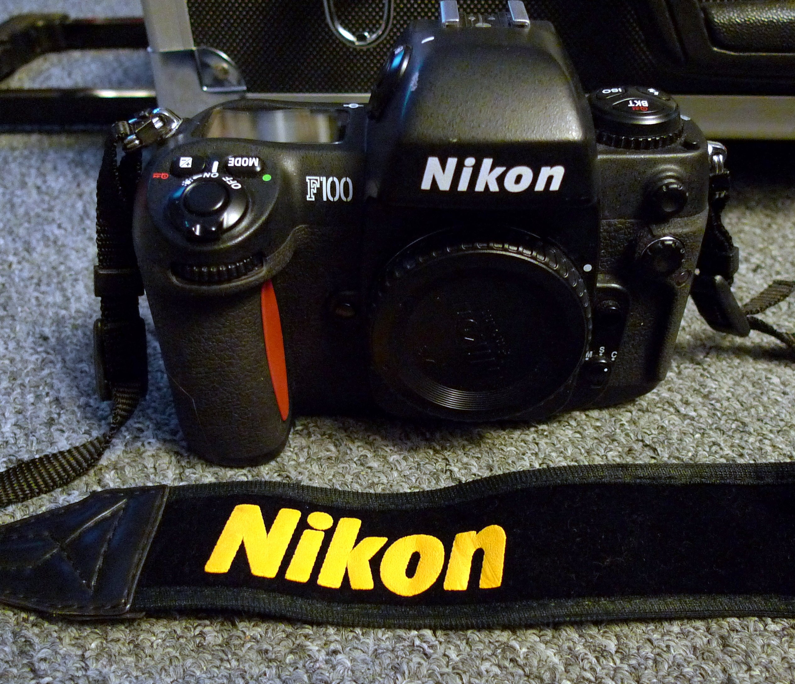 Amazon.co.jp: NIKON F100 : 家電＆カメラ