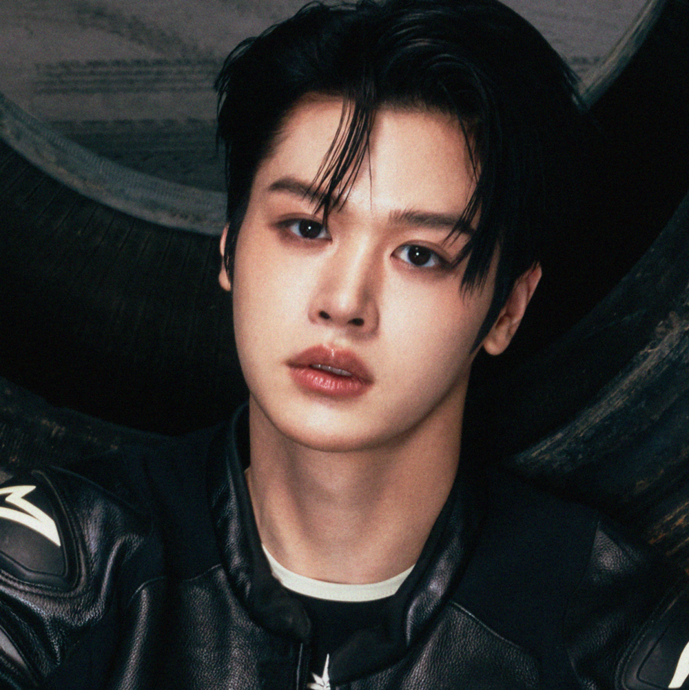 Weverse CLOSE YOUR EYESコミュニティHighlight