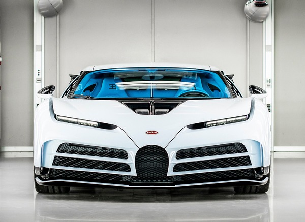 1600馬力の10台限定モデル、ブガッティ『チェントディエチ』、最後の1