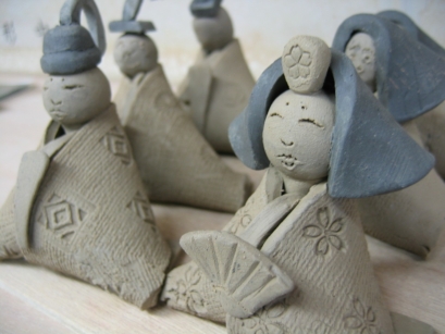 お雛様の手作り陶器をプレゼント｜結婚式の両親へのプレゼントなら東京