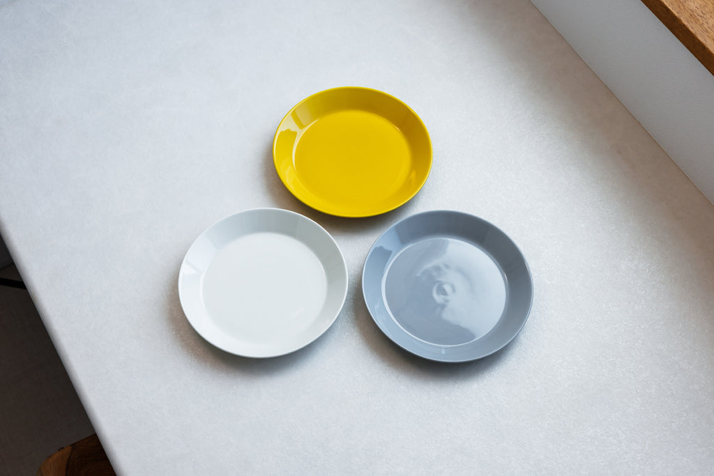iittala（イッタラ）ティーマ プレート Φ21cm ホワイト/パールグレー