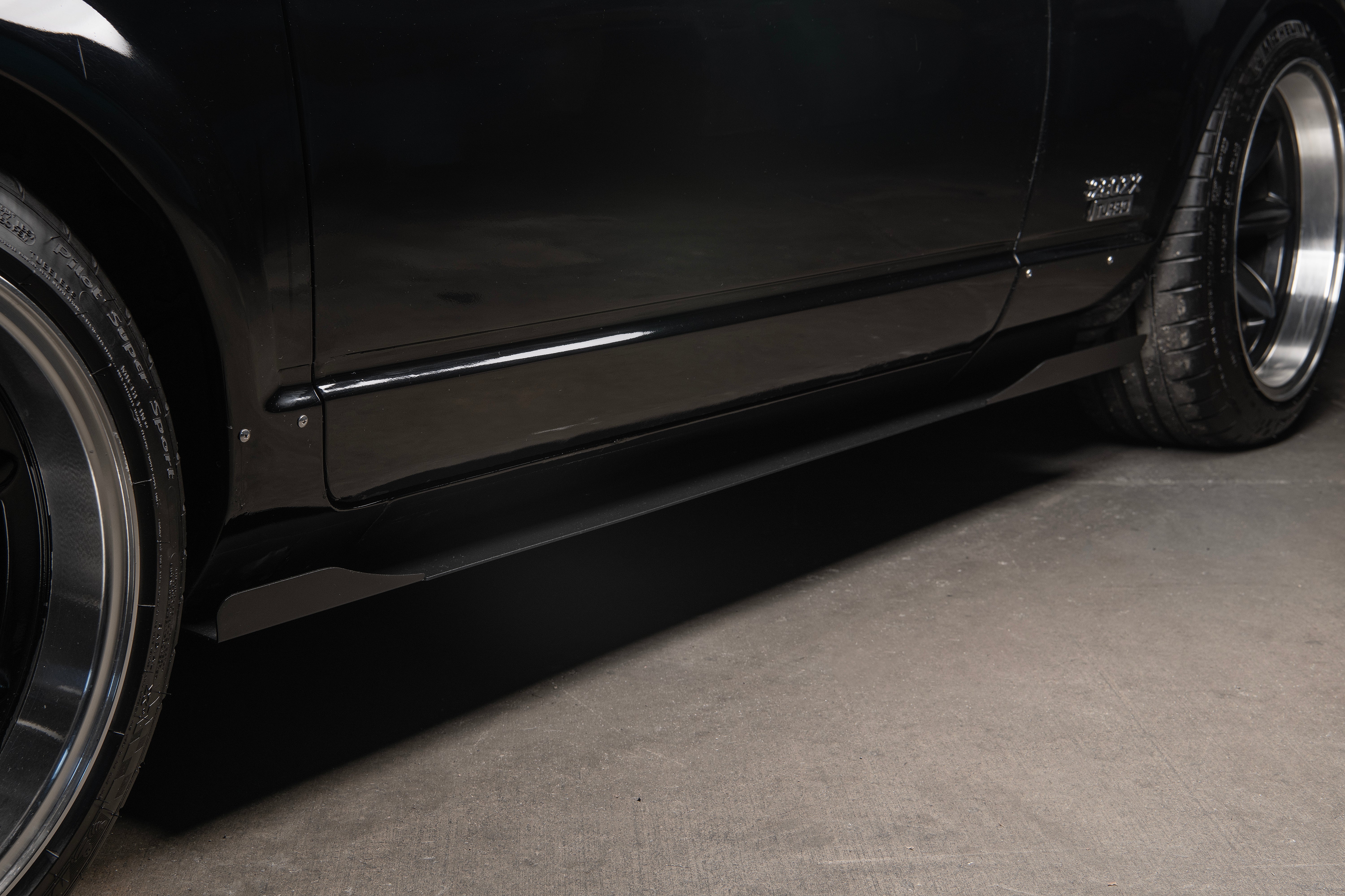 280ZSideSkirt.jpg?v=1704207474