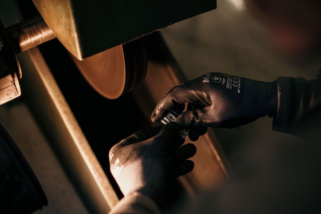 異次元プロ仕様の深剃り体験をあなたに。刃物の本場ドイツ