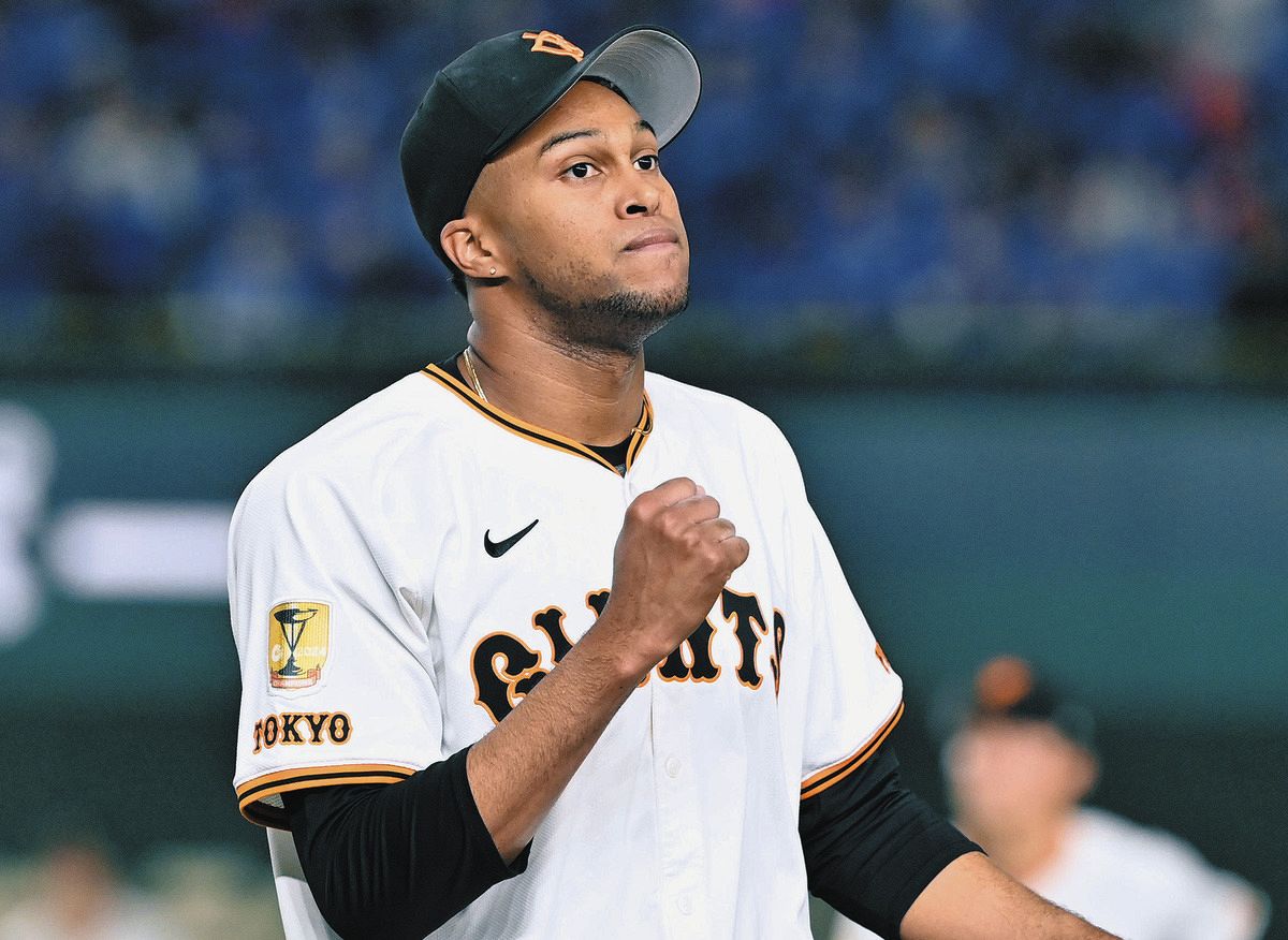 巨人・マルティネスが46セーブ目、今季初の8回から登場も…中日・松山に