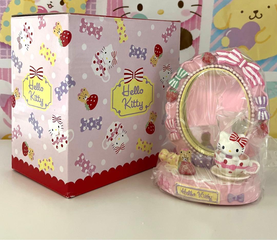 ハローキティ ジオラマスタンドミラー Qoo10] ハローキティミラー 鏡 ミラー ハローキ