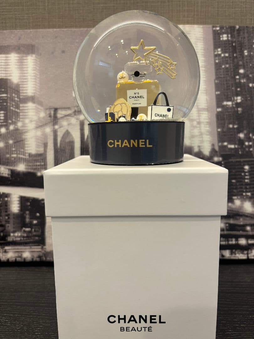 CHANELシャネル2025年海外限定ノベルティのスノードーム - メルカリ