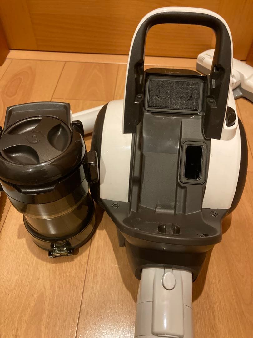 パナソニックサイクロン掃除機 MC-SR26J-W 2020年製 R - メルカリ